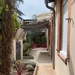 Σπίτι διακοπών Pleasant And Bright Chartreuse With Terrace *