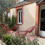Pleasant And Bright Chartreuse With Terrace Τουλούζη
