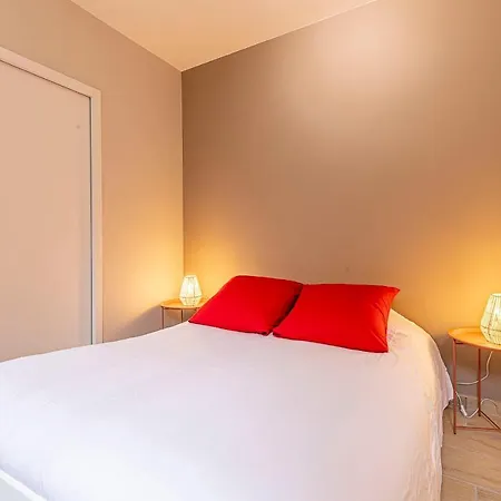 Pleasant And Bright Chartreuse With Terrace