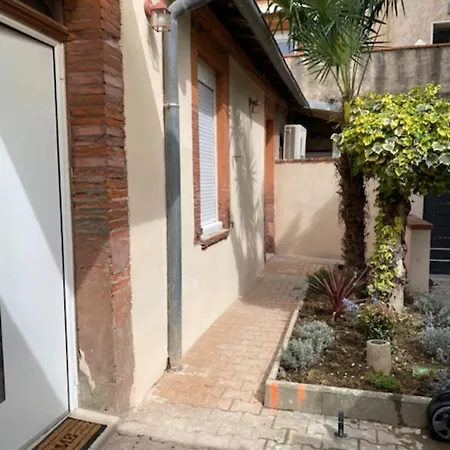 Pleasant And Bright Chartreuse With Terrace Сasa de vacaciones