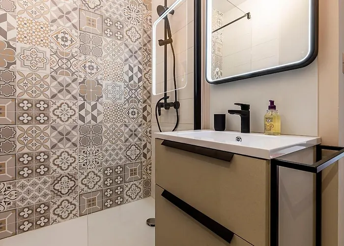 Pleasant And Bright Chartreuse With Terrace