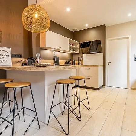 Pleasant And Bright Chartreuse With Terrace 別荘