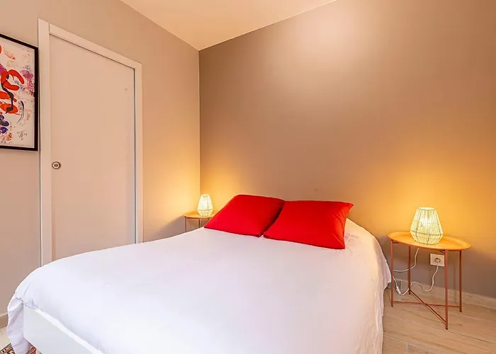 Pleasant And Bright Chartreuse With Terrace