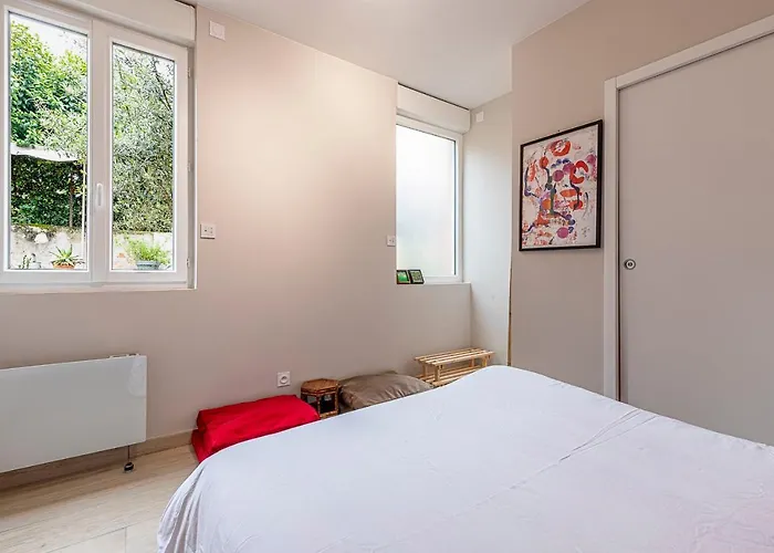 Holiday home Pleasant And Bright Chartreuse With Terrace Toulouse